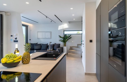 Anissaras Villa | Aethra Deluxe Villa with pool, 700m from Beach