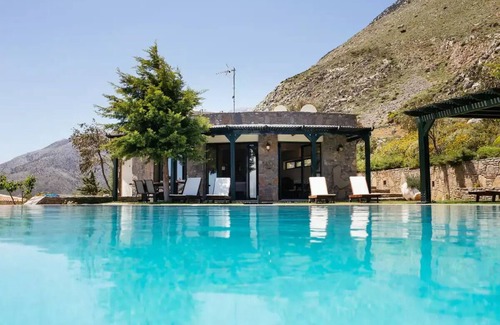 Krouson Villa | AETOVIGLA GUESTHOUSE 3 ENTIRE HOME VILLA