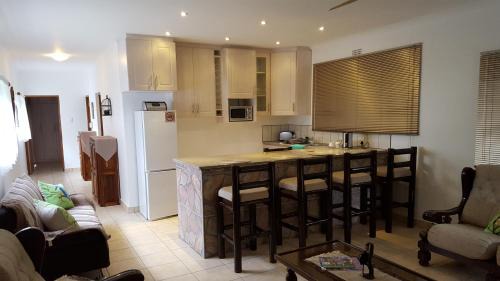 uMlalazi House | African Dwarf Kingfisher Guesthouse