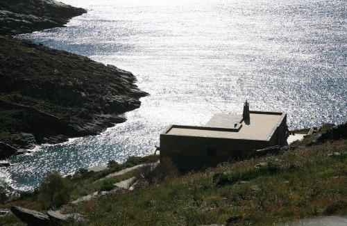 Pisses Villa | Afrodite five