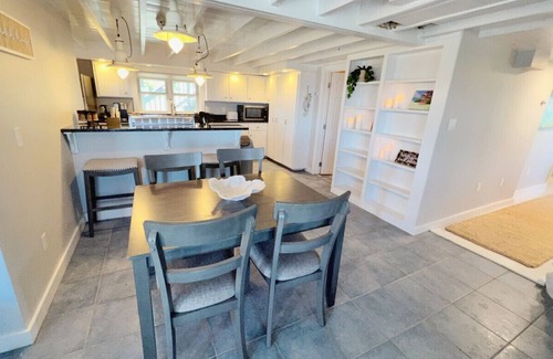 Newbury Apartment | After Dune Delight: Beachfront & Access! Condo