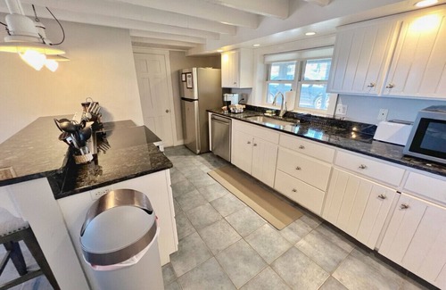 Newbury Apartment | After Dune Delight: Beachfront & Access! Condo