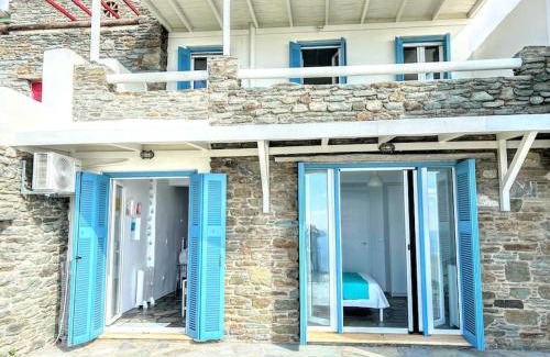 Batsi Villa | Aggeliki's Cycladic Villa by Hostandros