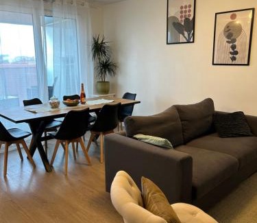La Courneuve Apartment | Agréable 3 pièces - 8P - Parking - Séjour idéal Paris Proche Gare