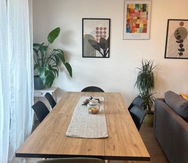 La Courneuve Apartment | Agréable 3 pièces - 8P - Parking - Séjour idéal Paris Proche Gare