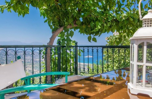 Mirsini House | Agrilos House - Amazing sea view - Sleeps 4