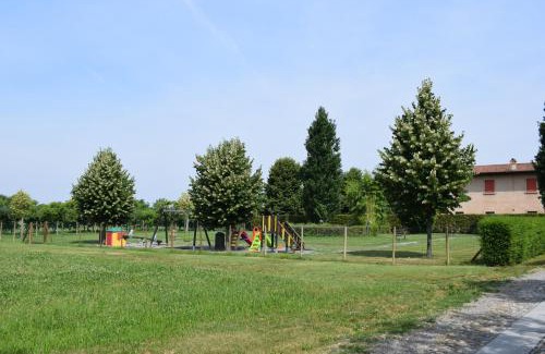 Palazzolo sull'Oglio House | Agriturismo Cà Del Lupo