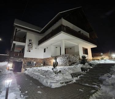 Rodna Villa | Agropensiunea turistică La Rusu