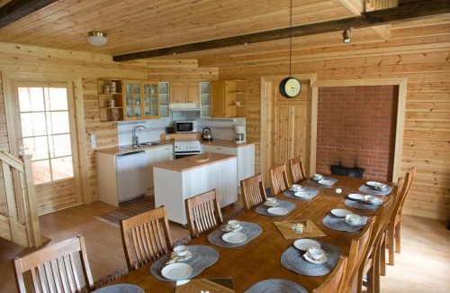 Kauhajoki Ski Chalet | Ahmalammen mökkikylä