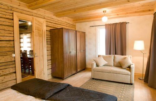 Kauhajoki Ski Chalet | Ahmalammen mökkikylä