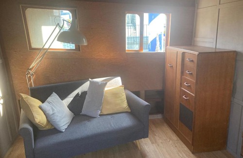 Thamesfield Boat Rental | Ahoy London