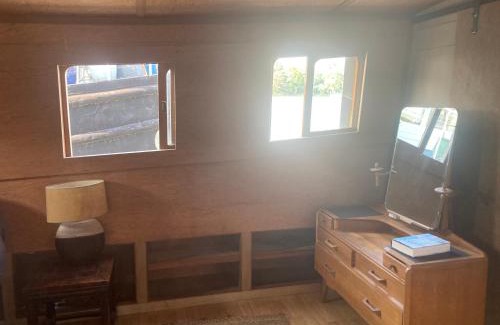 Thamesfield Boat Rental | Ahoy London