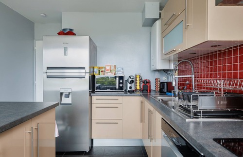 Le Bouscat Apartment | Air-conditioned T4 Apartment with Tennis – Comfort, Garden and Leisure in Le Bouscat