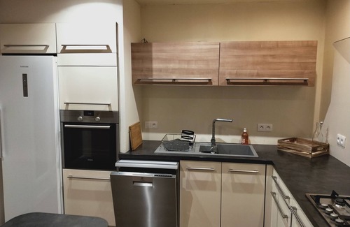 Le Pontet Villa | Air-conditioned villa with garden and pool near Avignon