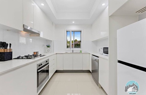 Wentworthville Apartment | Aircabin - Wentworthville - 2 Beds Apt Free Park