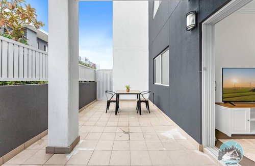 Wentworthville Apartment | Aircabin - Wentworthville - 2 Beds Apt Free Park