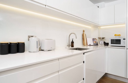 Covent Garden Apartment | AIRCON/LUXURY! 2BED/2BATH