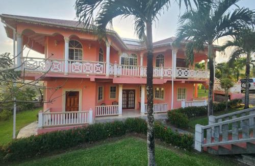 Colonarie Apartment | Airport Heights Apartment