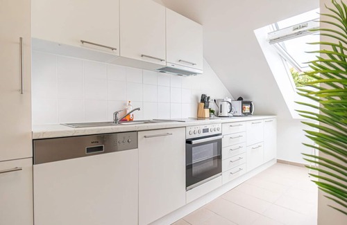 Penzing Apartment | Airy Attic Apt.: Stylish Studio w/Terrace & View