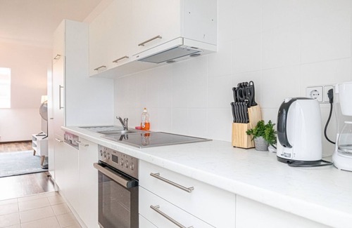 Penzing Apartment | Airy Attic Apt.: Stylish Studio w/Terrace & View