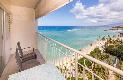 Waikiki Condo | Airy, Casual Ocean View Suite w/Upgraded Kitchen, Free WiFi-Waikīkī Shore 1406