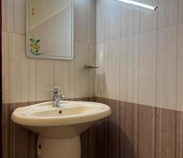 Anakkara House | Aishwarya Residency and cafeteria