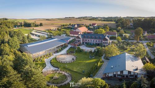 Oborniki Slaskie Resort | Akademia Kuraszków