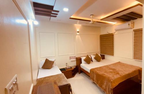 Bhatkal Apartment | AL-MANAL 306 Premium Room Triple Bed