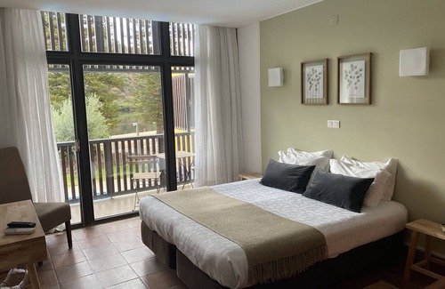 Gaviao Hotel | Alamal River Club