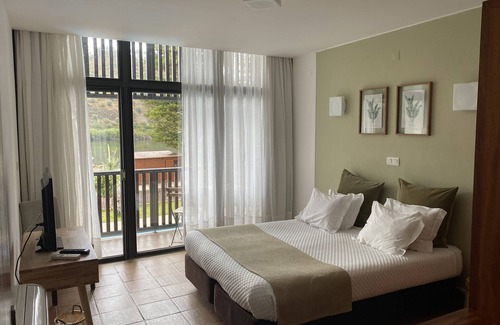 Gaviao Hotel | Alamal River Club