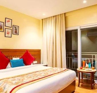 Knollswood Hotel | Alarks Inn