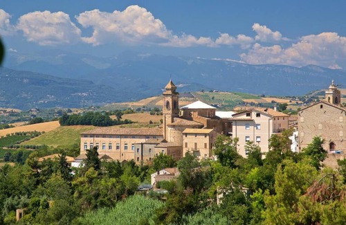 Ascoli Piceno Apartment | Alba - Parcheggio gratis, fronte caserma, clima