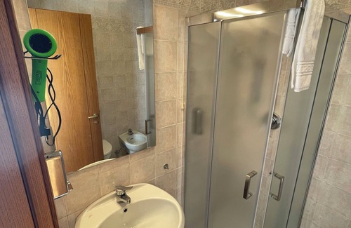 Rossano Veneto House | Albergaria