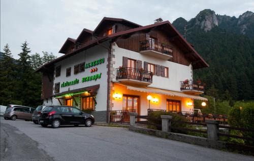 Castione della Presolana Hotel | Albergo Ristorante Scanapà