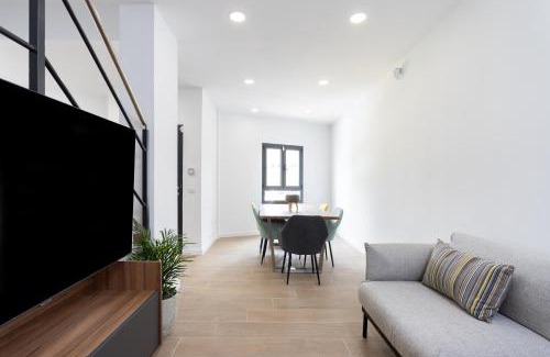 Alcala Apartment | Alcalá Deluxe Townhouse By Sunkeyrents