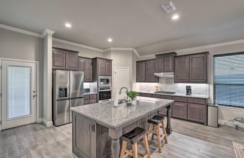 Parker County House | Aledo Home Covered Patio and Yard, Near Fort Worth!