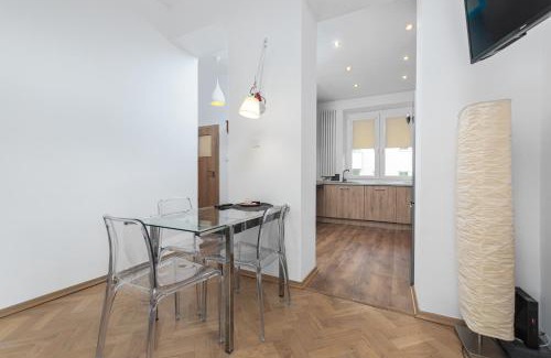 Srodmiescie Południowe Apartment | Aleja Szucha 11 by Homeprime