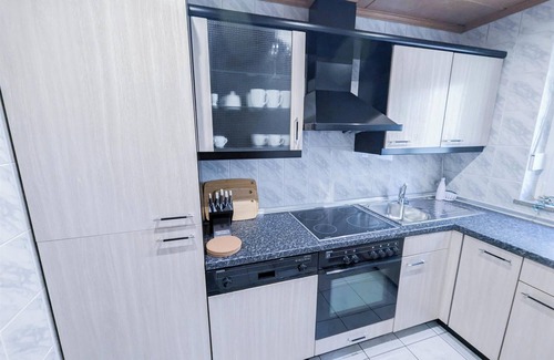 Stuttgart Apartment | ALFA Stuttgart 3BR 6people Bosch/Porsche INET WIFI