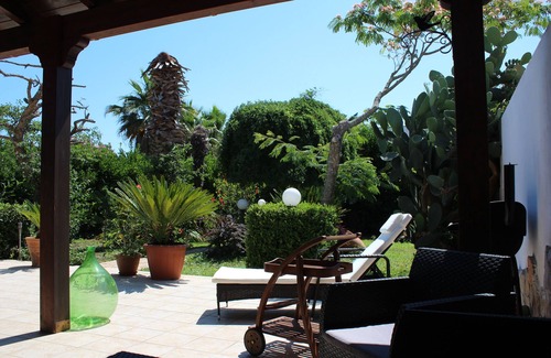 Torre dell'Orso Villa | Alice villa - 6 places - 2 large furnished gardens