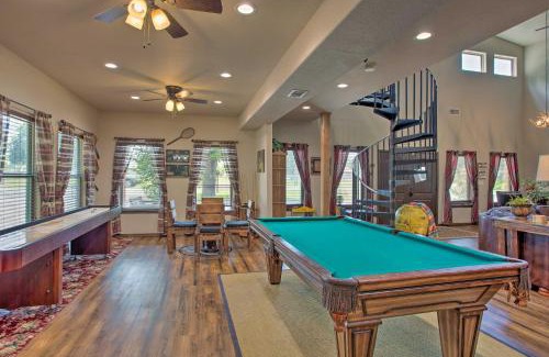 Kingston House | All-Encompassing Family Retreat Near Lake Texoma!