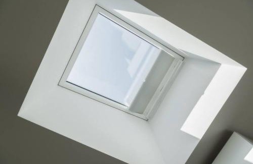 Lidingo Apartment | All in one Loft with Balcony and Free parking