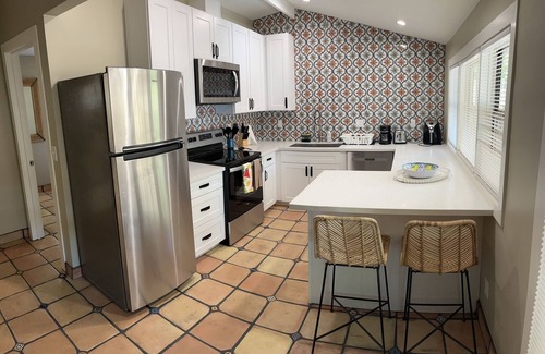 Nice Cabin | ALL INCLUSIVE AMENITIES &TAX.Kayak,SUP,Pedal Boat,PingPong, Pickleball,Movie Nt