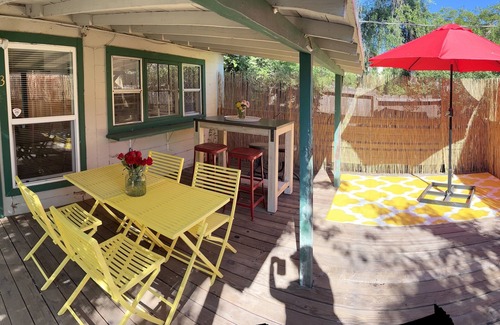 Nice Cabin | ALL INCLUSIVE AMENITIES &TAX.Kayak,SUP,Pedal Boat,PingPong, Pickleball,Movie Nt