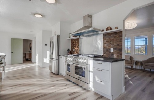 Valley Center Villa | All-Inclusive Private Farm Retreat, Saltwater Hot Tub and Pool, Spa Services