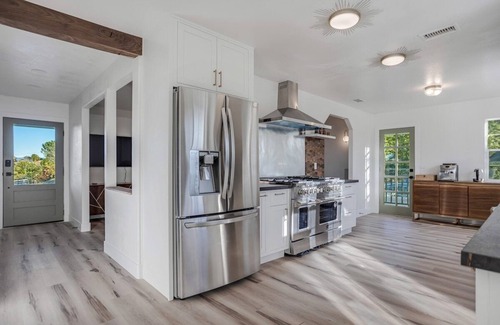 Valley Center Villa | All-Inclusive Private Farm Retreat, Saltwater Hot Tub and Pool, Spa Services