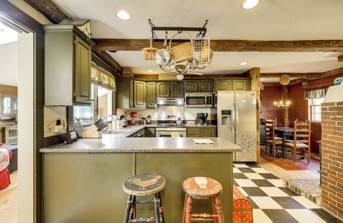 Bradford House | All-Season Lakefront Escape 8 Mi to Mount Sunapee