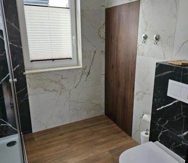 Lasowka Villa | All Season Lasówka - Klimatyzowana Willa 10 osobowa z widokiem na góry, Sauna opalana drewnem, Jacuzzi 4km do Zieleniec SKI Arena