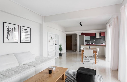 Khalandrion Apartment | Alluring 2BR Apartment in Marousi