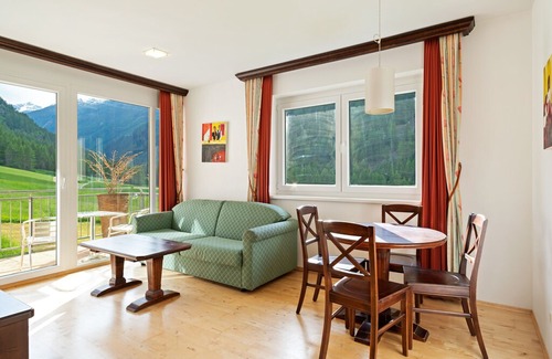 Zwieselstein Apartment | Alluring Apartment in Zwieselstein with Balcony