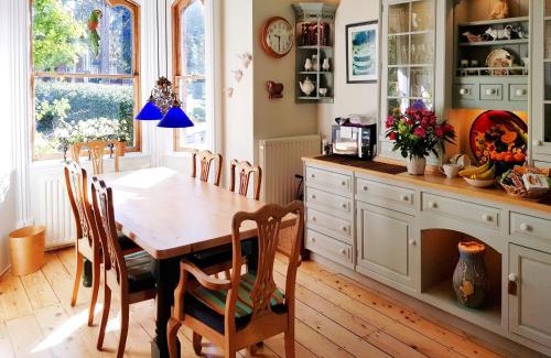 Newbury Bed & Breakfast | Alma House Bed and Breakfast